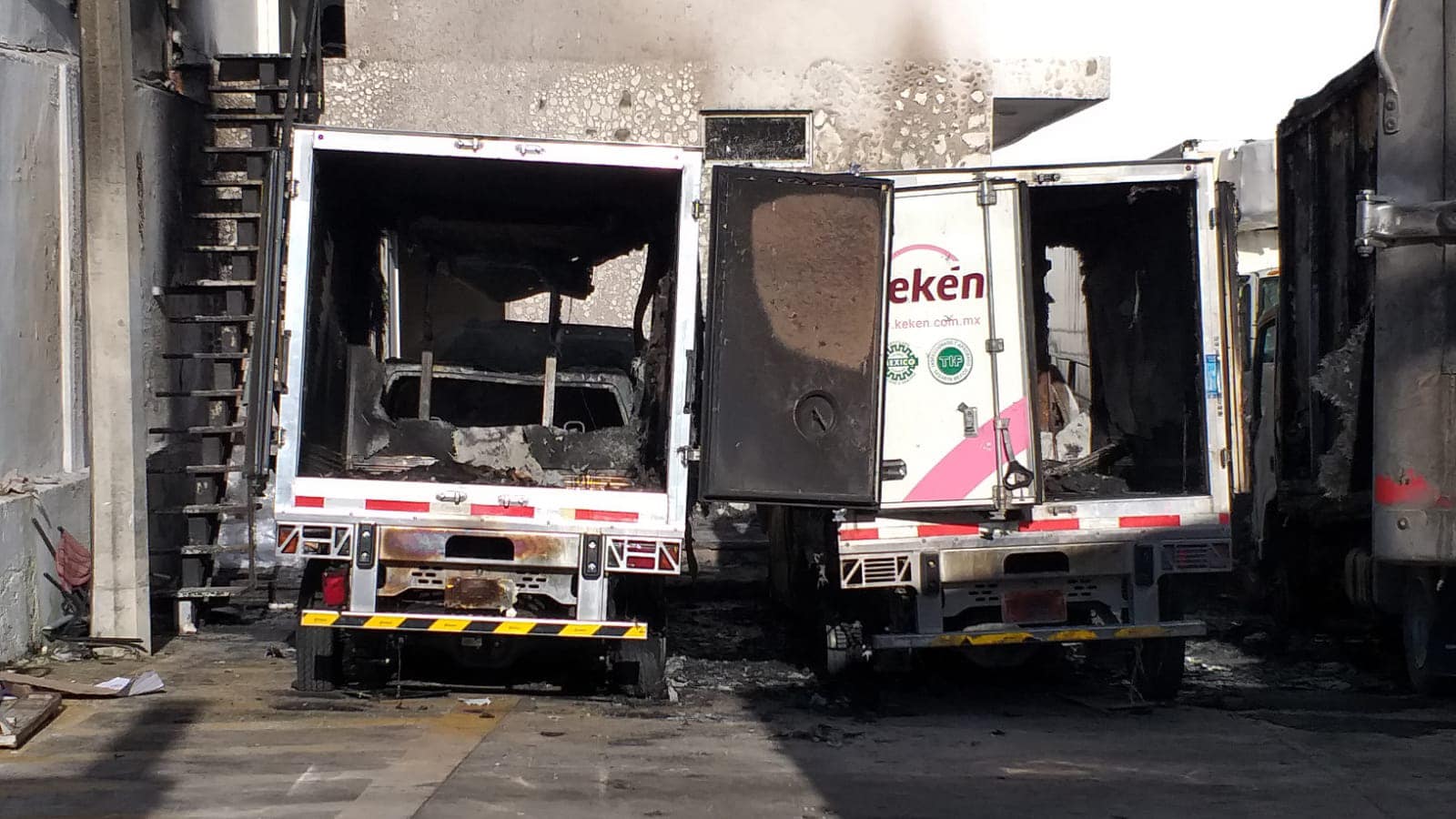 Se Incendian Camiones En Bodega De Maxicarne En Canc N Diario Sureste