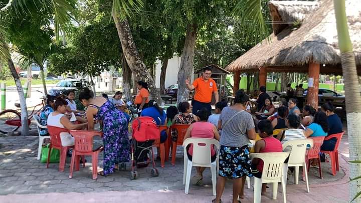 Imparte GEAVIG Puerto Morelos pláticas sobre autoestima a mujeres