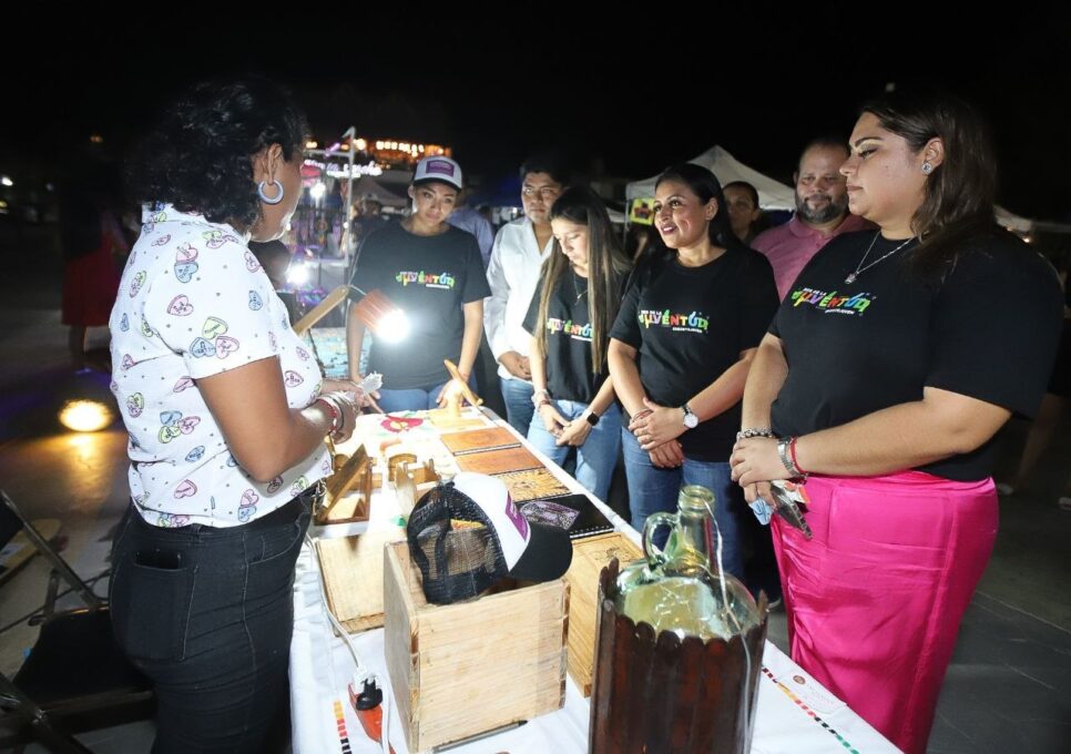 Vive Puerto Morelos velada de expo Talento y Emprendedor Joven
