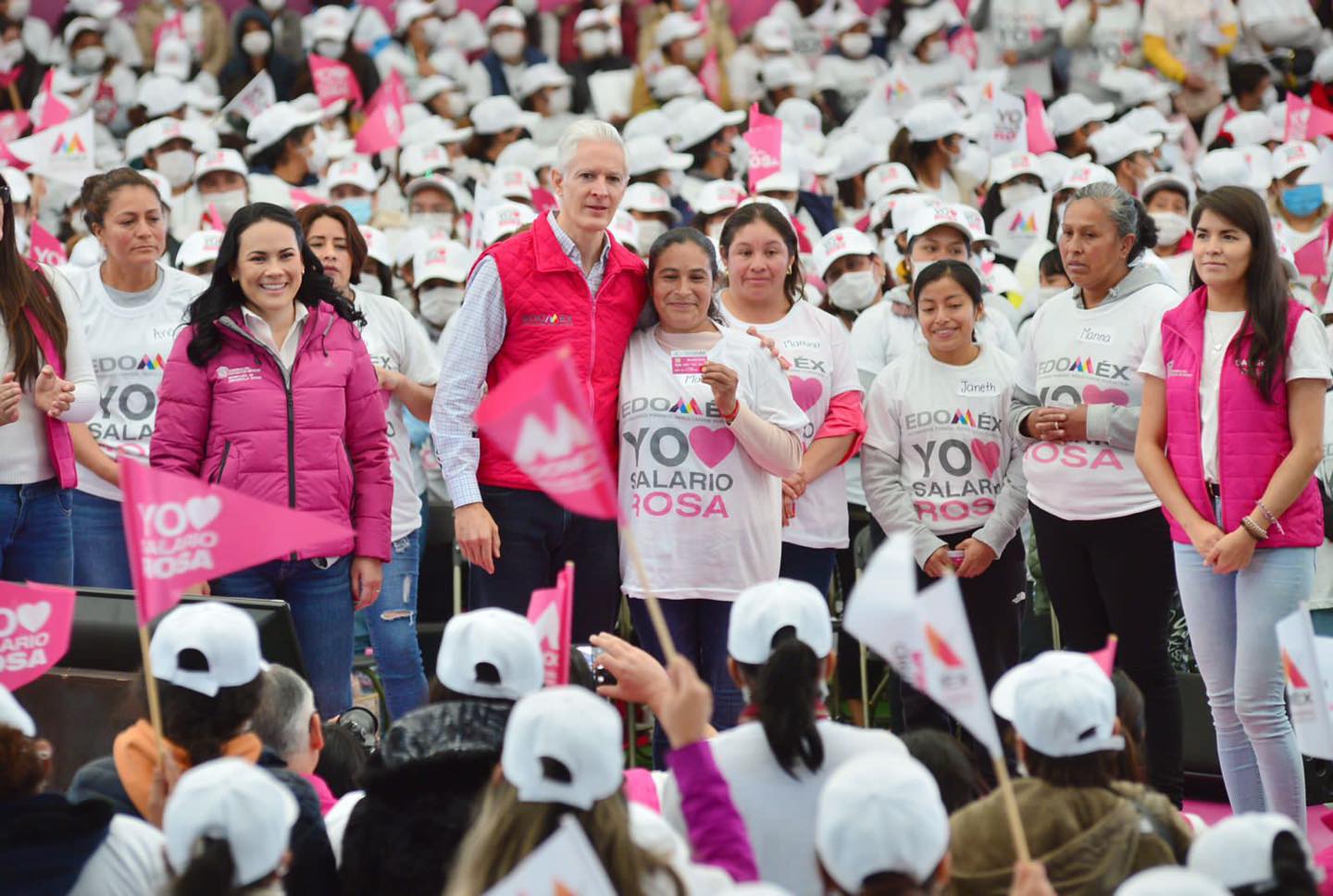 A través del Salario Rosa se reconoce el trabajo de las mujeres por el bienestar de las familias