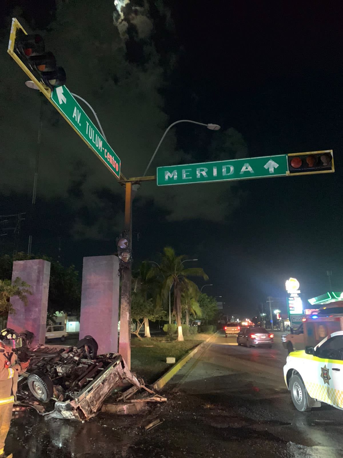 Vehículos se incendian en Cancún durante la madrugada
